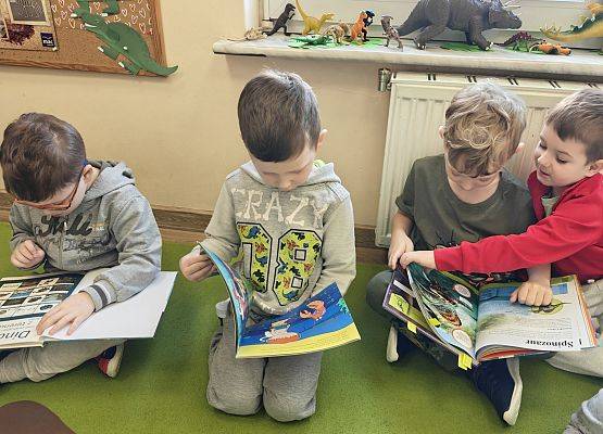 Grafika 4: Dzień Dinozaura