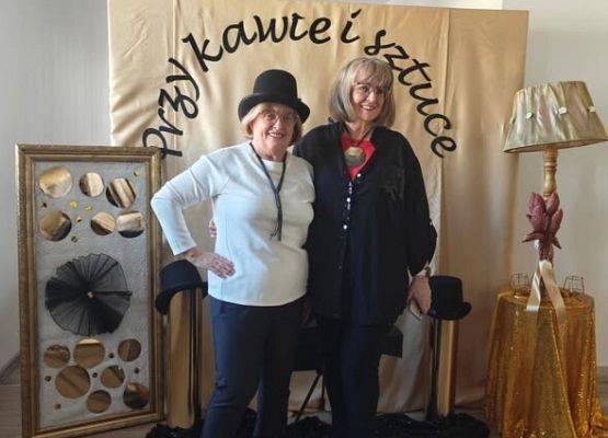 Grafika 6: Przy kawie i sztuce