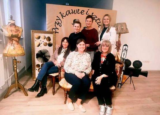 Grafika 3: Przy kawie i sztuce