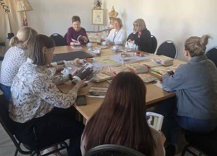 Grafika 5: Przy kawie i sztuce