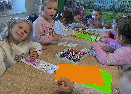 Grafika 17: Międzynarodowy Dzień Książki dla Dzieci
