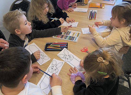 Grafika 9: Międzynarodowy Dzień Książki dla Dzieci