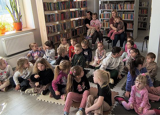 Grafika 7: Międzynarodowy Dzień Książki dla Dzieci