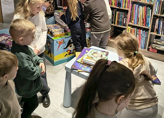 Grafika 5: Międzynarodowy Dzień Książki dla Dzieci